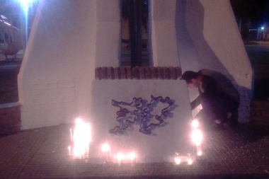 El homenaje en el inicio del 2 de abril