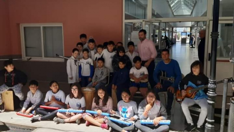 INTERVENCIÓN MUSICAL EN LA ESCUELA NÚMERO 1