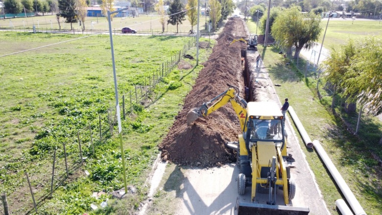 COMENZARON LAS OBRAS PARA CONSTRUIR UN NUEVO COLECTOR DE CLOACAS 