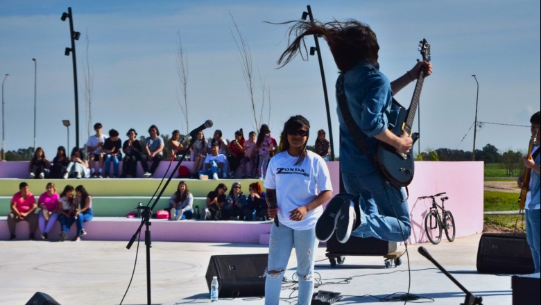 El Anfiteatro del Lago se llenó de música y fiesta.