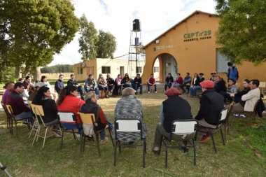 El Ministro de Educación junto al Intendente Peluso visitaron EL CEPT 29