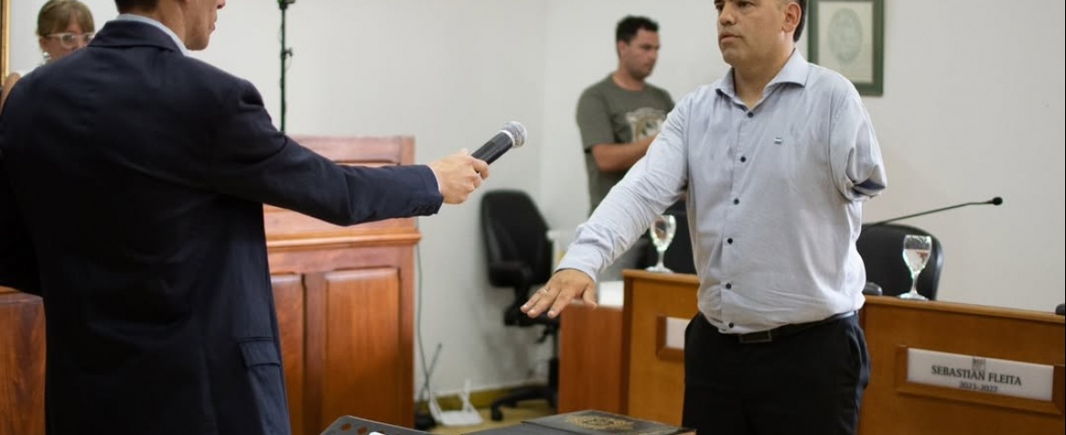 Asumieron los nuevos concejales y consejeros, pero la sesión se levantó por falta de quórum