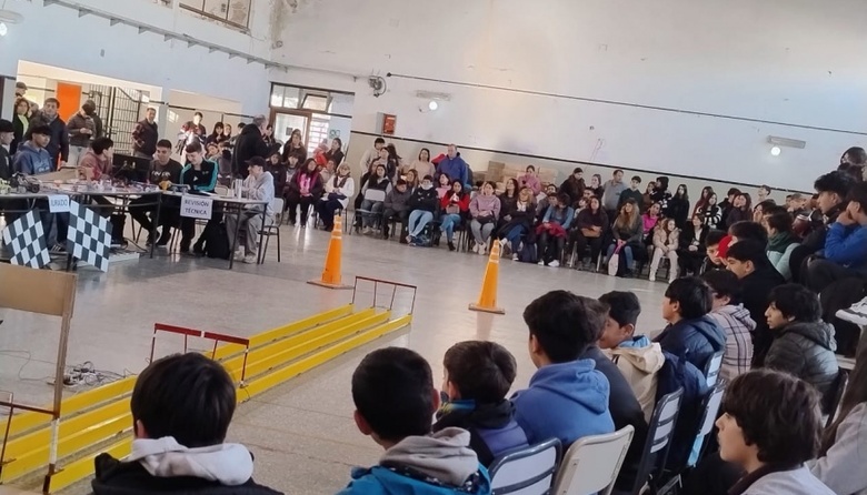 La Escuela Técnica realizó su primera Jornada de Robótica