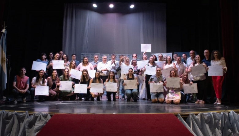 Se entregaron los diplomas de la Diplomatura Universitaria en Emprendimientos e Innovación en Magdalena