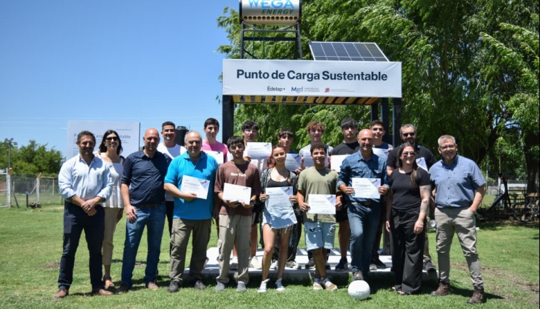 Se puso en funcionamiento un nuevo punto de carga sustentable en el CRIM