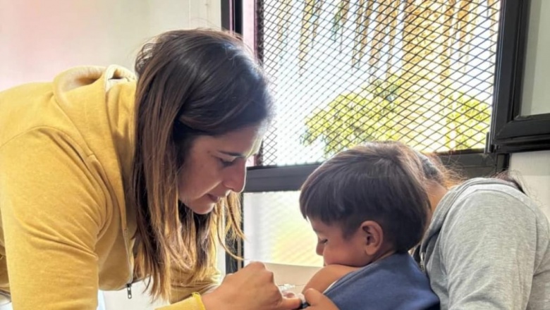 Más de 100 niños vacunados en La Clelia en una nueva jornada antigripal