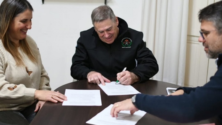 Bomberos de Magdalena y Bavio recibieron más de 11 millones de pesos