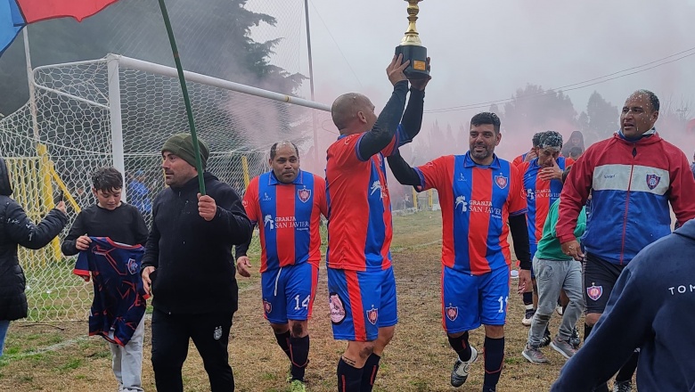 Una final histórica: Villa Garibaldi se coronó en el Senior