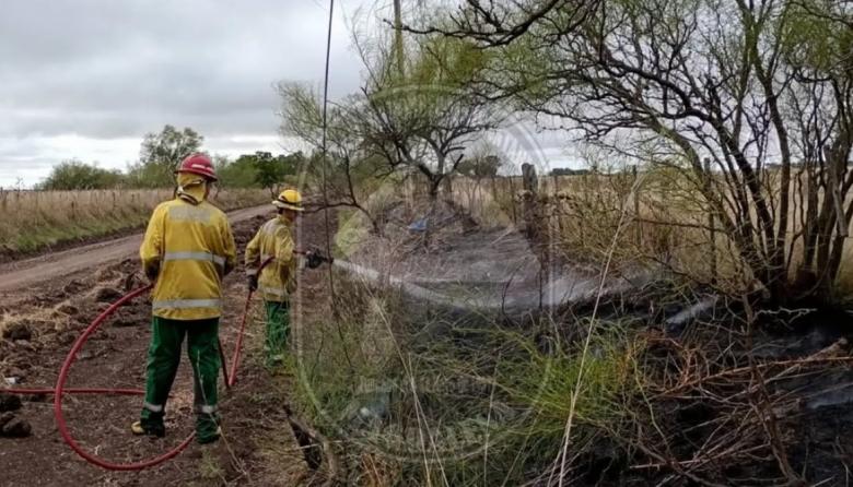 Bomberos acudieron a un principio de incendio en la zona del Arroyo Buñirigo