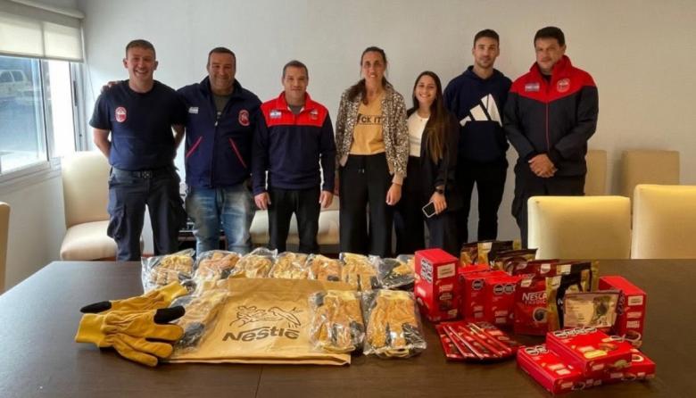 Bomberos recibieron una donación de Nestlé para fortalecer su tarea diaria