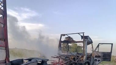 Controlan el incendio de un camión de hacienda en el km 100