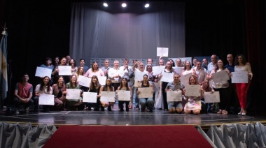 Se entregaron los diplomas de la Diplomatura Universitaria en Emprendimientos e Innovación en Magdalena