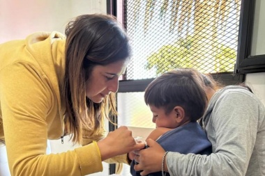 Más de 100 niños vacunados en La Clelia en una nueva jornada antigripal