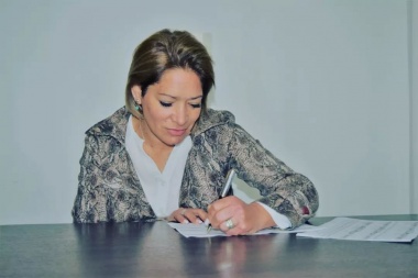 Jimena Cifuentes asume como concejal y reconfigura el mapa político en el HCD