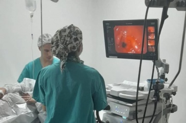 El hospital refuerza su servicio de Gastroenterología con tecnología y equipo interdisciplinario