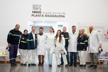 Hourcade recorrió plantas de Agua Natural y Nestlé en Magdalena