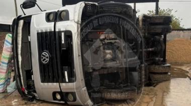 Bomberos intervinieron en un vuelco y un incendio vehicular en Magdalena