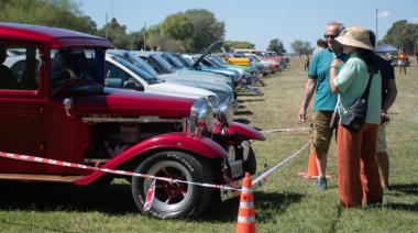 Vieytes reunió más de 60 vehículos en el 3º Encuentro de Autos Multimarca