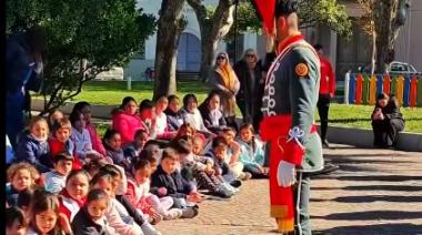 Magdalena celebró el Día del Himno Nacional Argentino en la plaza principal